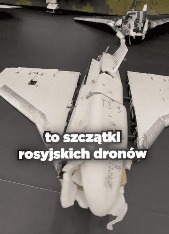 Туск показав рештки збитих російських дронів