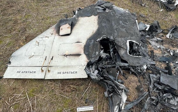 У Чернігові дрон впав на територію підприємства, є постраждалі