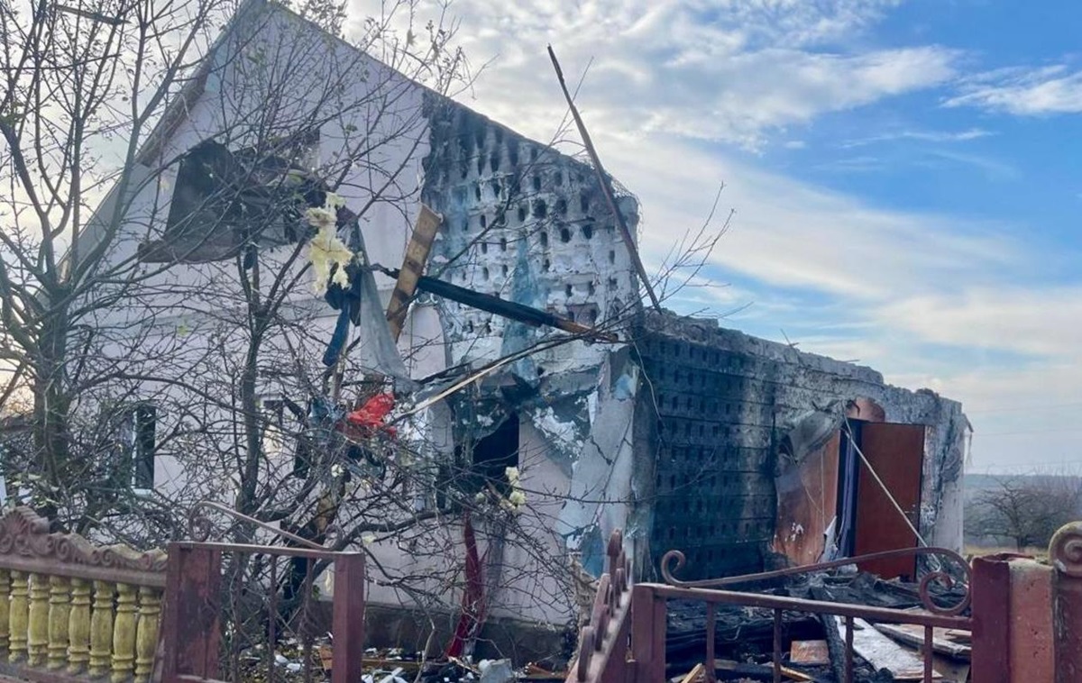 У передмісті Харкова шість постраждалих через атаку “шахедів”