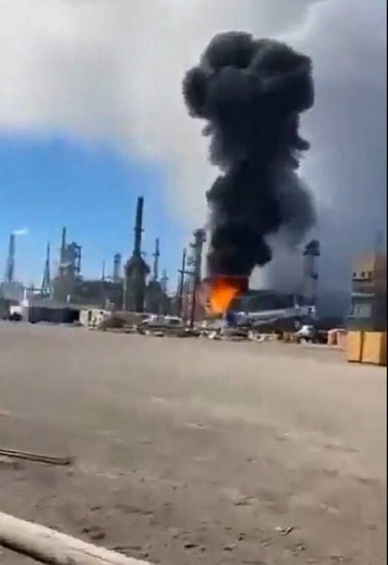 У США на найбільшому нафтозаводі Нью-Мексико стався потужний вибух