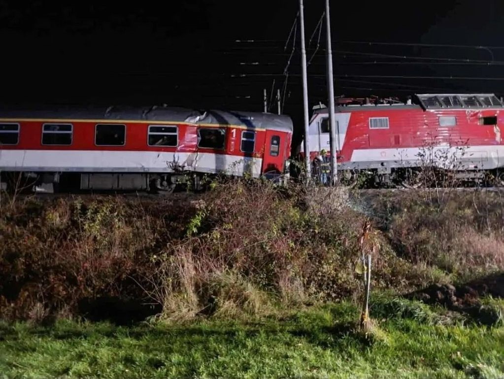 Вдруге за місяць: у Словаччині зіткнулися поїзди