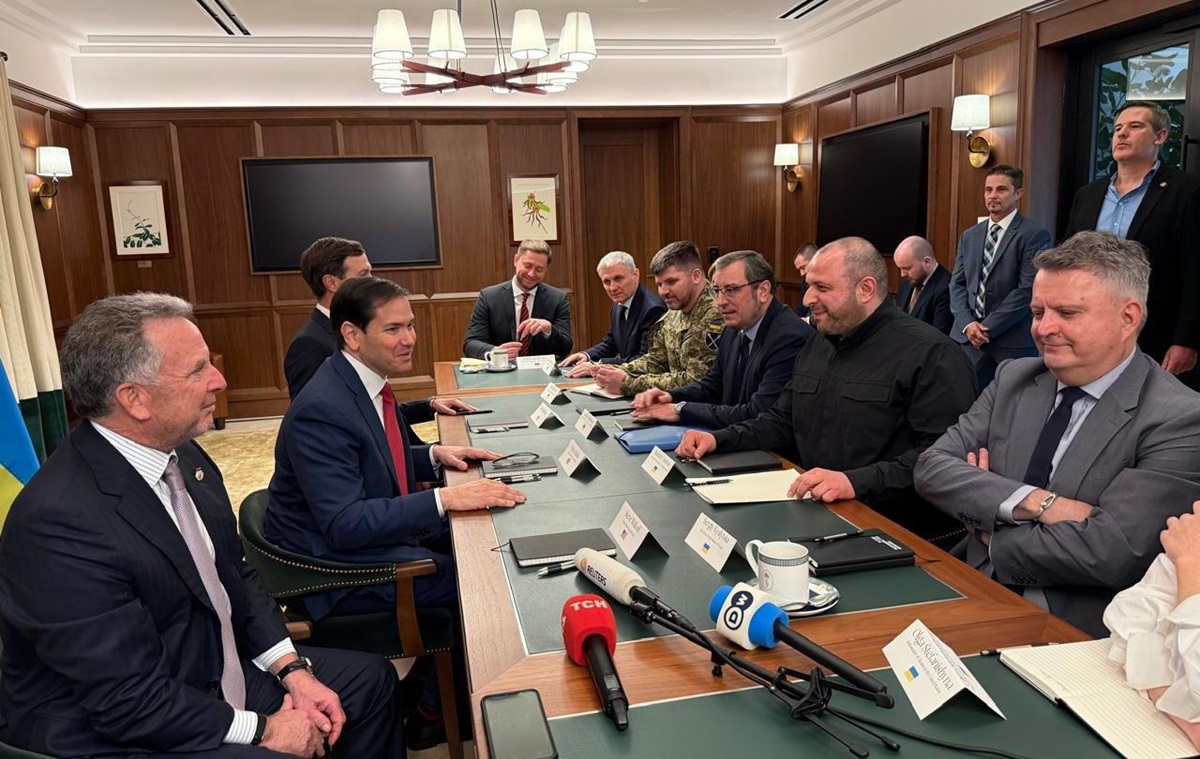 ЗМІ дізнались, що обговорюють США і Україна