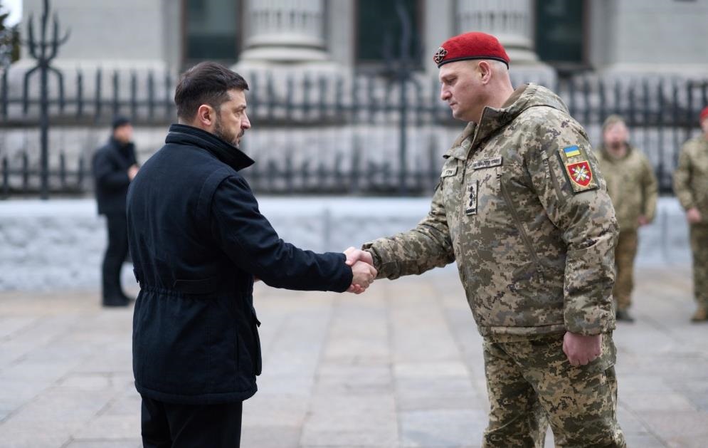 Зеленський відзначив нагородами воїнів ракетних військ та артилерії