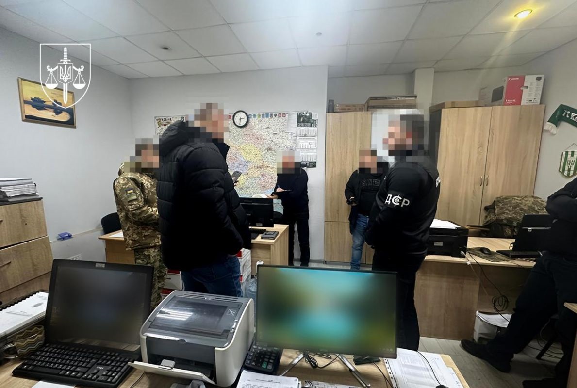 Новини України - Посадовця ДПСУ затримали на хабарі