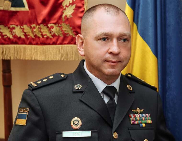 Велику частку залишаєш собі прикордонники на чолі з Дейнекою отримали 204 тисячі євро за пропуск 68 авто через кордон