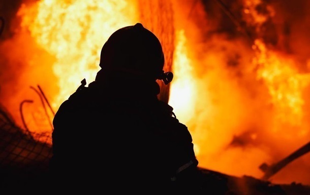 На Полтавщині виникла пожежа через падіння дрона РФ
